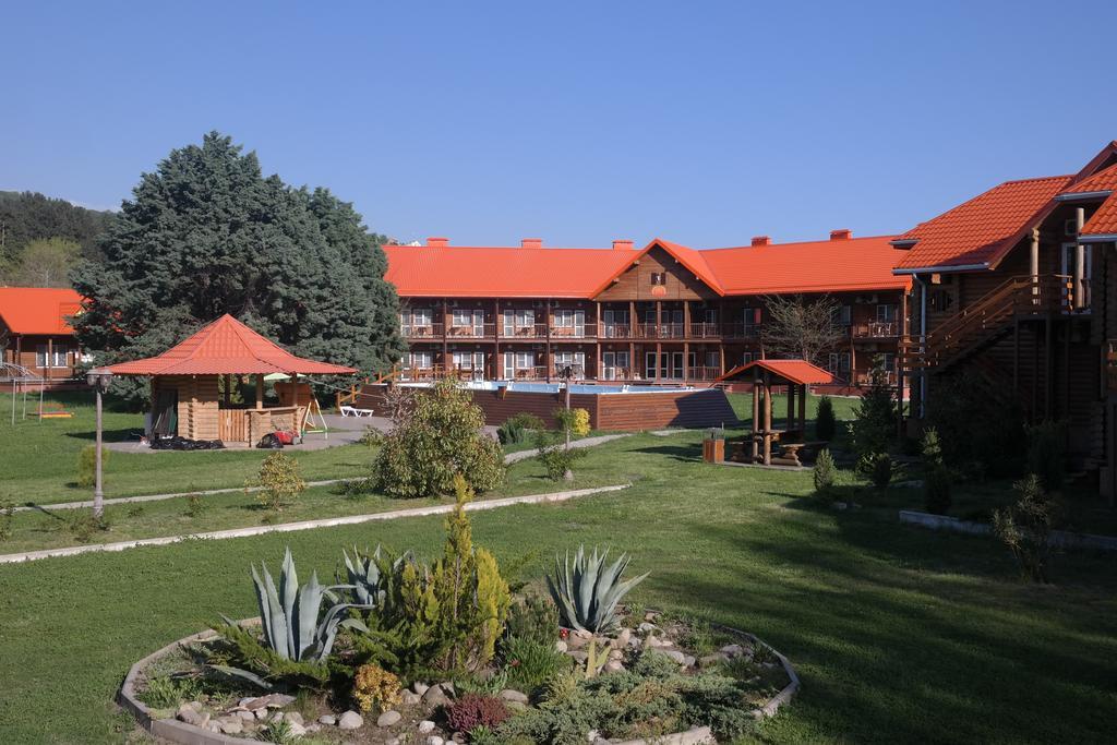 Ozero Divnoe Eco-Hotel Lazarevskoye Exterior foto